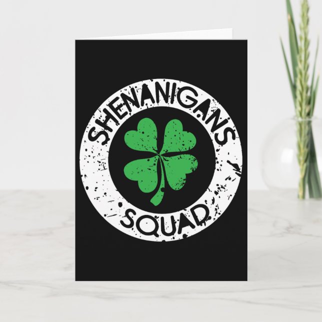 Shenanigans Squad Lustiger St. Patrick's Day passe Karte (Vorderseite)