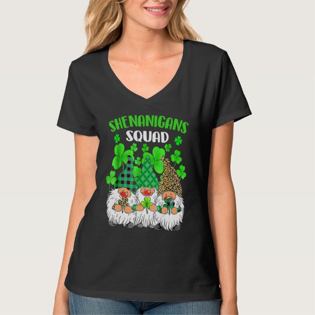 Shenanigans Squad St Patricks Day Gnomes Green Pro T-Shirt (Vorderseite)