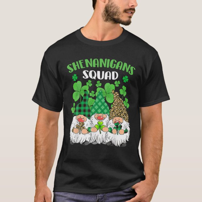 Shenanigans Squad St Patricks Day Gnomes Green Pro T-Shirt (Vorderseite)