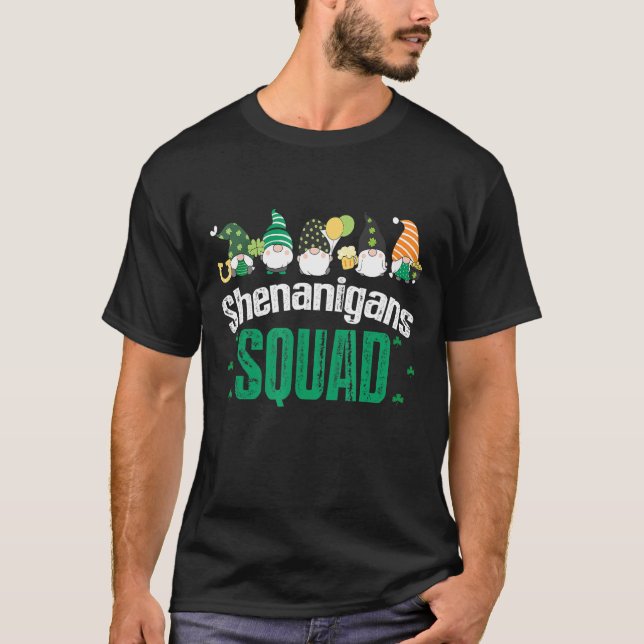 Shenanigans Squad St Patricks Day Gnomes Green Pro T-Shirt (Vorderseite)