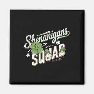 Shenanigans Squad Süßer Gnom Irischer Kleeblatt St Magnet