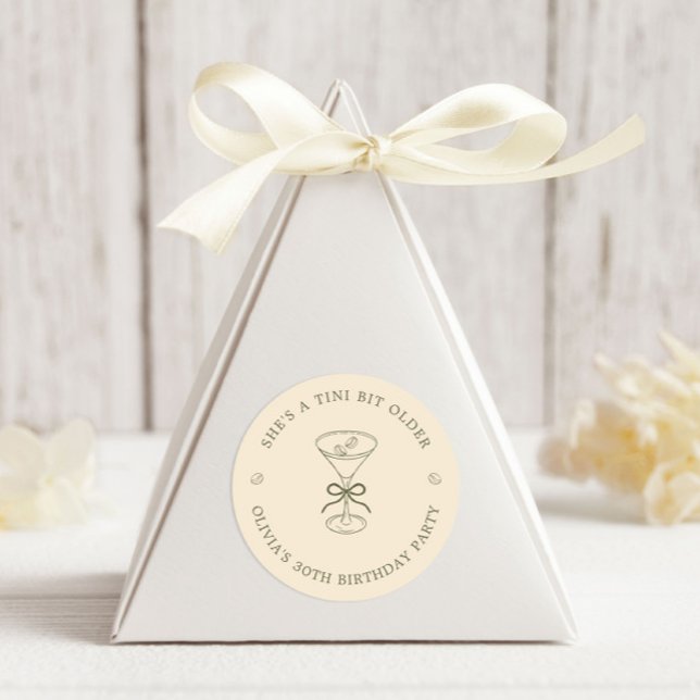 She's A Tini Bit Older Coffee Martini Birthday Runder Aufkleber (Von Creator hochgeladen)