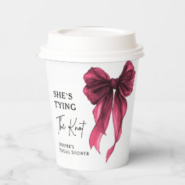 She's Tying The Knot Red Bow Bridal Shower Pappbecher