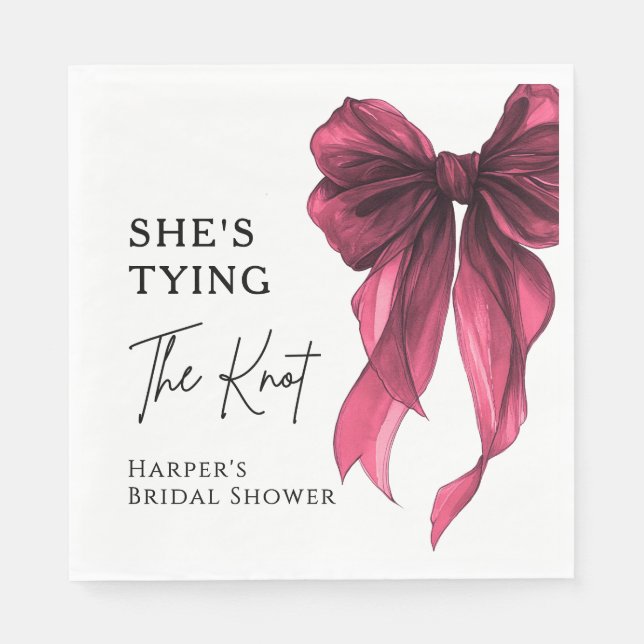 She's Tying The Knot Red Bow Bridal Shower Serviette (Vorderseite)