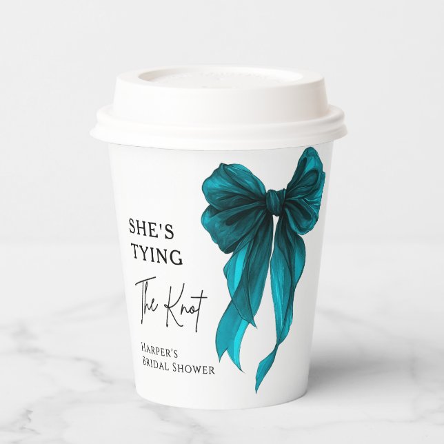 She's Tying The Knot Turquoise Bow Bridal Shower Pappbecher (Links)