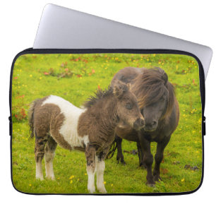 Shetland Pony Mother and Offspring Laptopschutzhülle