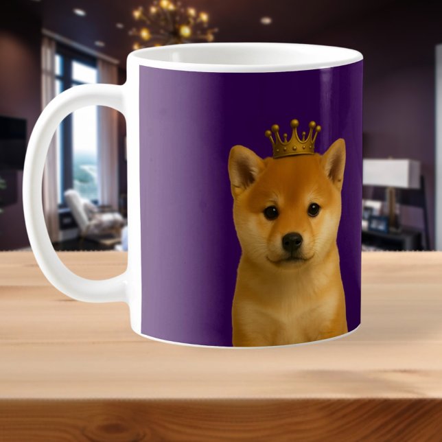 Shiba Inu Welpe in Gold Crown Niedlich Kaffeetasse (Shiba Inu Puppy in Gold Crown Cute Coffee Mug
by Ricaso. Adorable pup down wearing a gold crown)