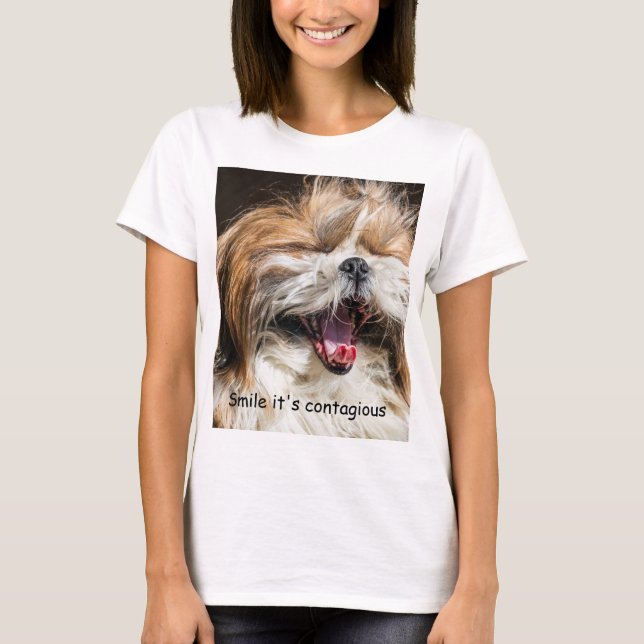 Shih tzu gähnende Lächeln Text anpassen T-Shirt (Vorderseite)