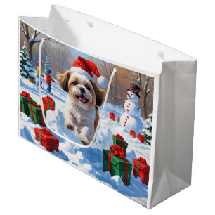 Shih Tzu läuft im Schnee mit Weihnachtsmütze Große Geschenktüte