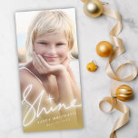 Shine Glow Handwriting Script Gold Ombre Foto Feiertagskarte<br><div class="desc">Mit Fett*fa*tin entworfen. Einfach mit eigenen Texten,  Fotos oder Bildern anpassen. Für individuelle Anfragen wenden Sie sich bitte direkt an fat*fa*tin. Es gelten benutzerdefinierte Gebühren. www.zazzle.com/fat_fa_tin www.zazzle.com/color_therapy www.zazzle.com/fatfatin_blue_knot www.zazzle.com/fatfatin_red_knot www.zazzle.com/fatfatin_mini_me www.zazzle.com/fatfatin_box www.zazzle.com/fatfatin_design www.zazzle.com/fatfatin_ink</div>