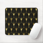 Shiny Gold Art Deco Muster auf schwarzem Hintergru Mousepad<br><div class="desc">Gold Farben Art Deco elegant,  geometrisch und nahtlos Muster über schwarzen Hintergrund. Die schwarze Hintergrundfarbe kann gegen ein goldenes Design mit transparentem Hintergrund verändert werden. Dunkle Farben sehen am besten aus.</div>