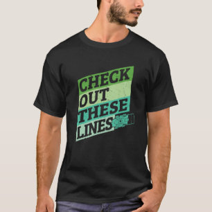 Shirt-Rasenmäher-Karo aus dem Boden T-Shirt
