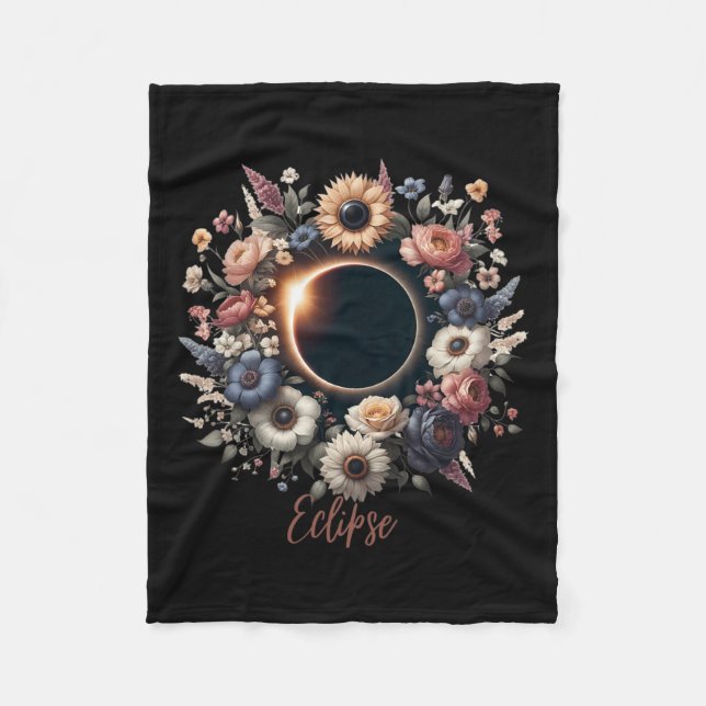 Shirt von Solarzellen mit blühenden Blume Fleecedecke (Vorderseite)