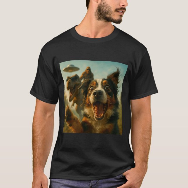 Shocked Australian Shepherd Dog T-rex Bigfoot Ufo  T-Shirt (Vorderseite)