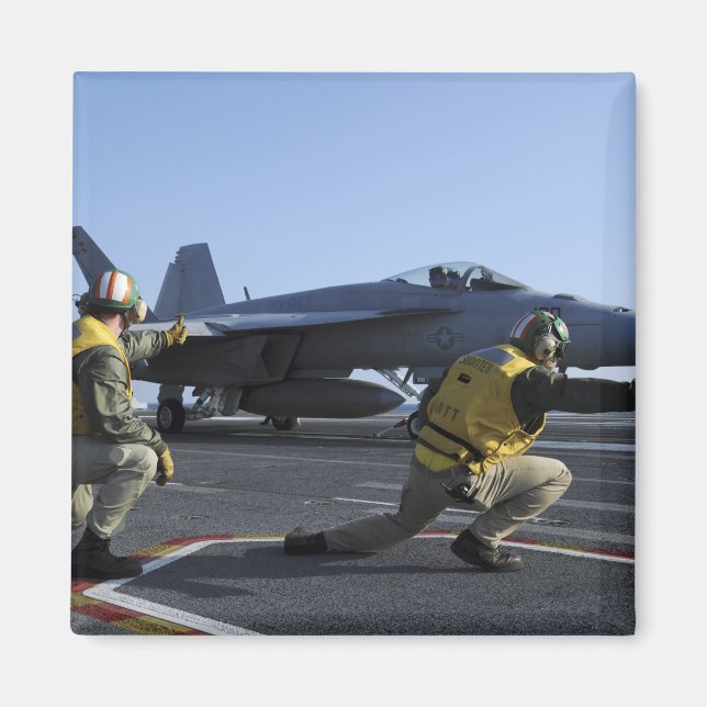 Shooters an Bord der USS George HW Bush Magnet (Vorne)