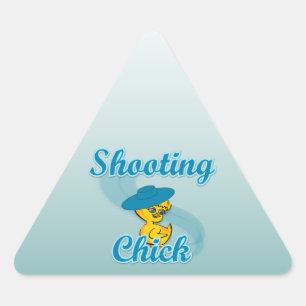 Shooting Chick #3 Dreieckiger Aufkleber