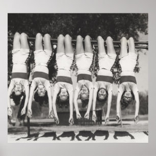 Showgirls auf Affenbars, spielerisches Design. Poster