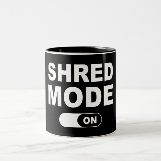 Shred Mode On Zweifarbige Tasse (Mittel)