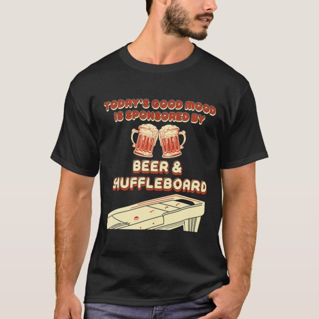 Shuffleboard Player Beer  T-Shirt (Vorderseite)