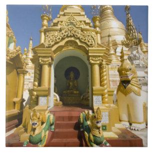 Shwedagon Pagoda (Paya), große Tempelanlage, die v Fliese