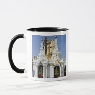 Shwedagon Pagode (Paya), große Tempelanlage, die 2 Tasse