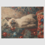 Siamese Kitten Christmas Vintag Cat Decoupage Seidenpapier<br><div class="desc">Weihnachts-Deko-Papier im Vintagen Stil mit einem zauberhaften siamesischen Kätzchen mit festlichem Hintergrund und einem klassischen Weihnachtsbaum. Ideal,  um jedem Raum seinen Charme und Wärme zu verleihen.</div>