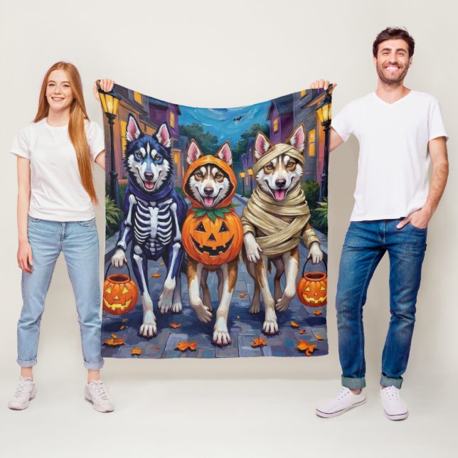Siberian Husky Trick-or-Treating Halloween Costume Fleecedecke (Beispiel)