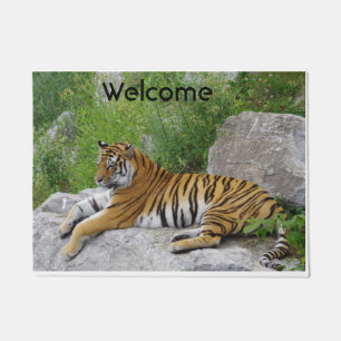 Siberian Tiger Relaxing on a Rock Fußmatte