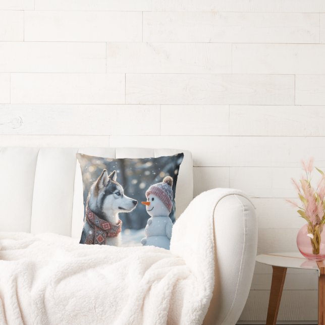 Siberischer Husky mit Blick auf einen Schneemann Kissen (Liege)