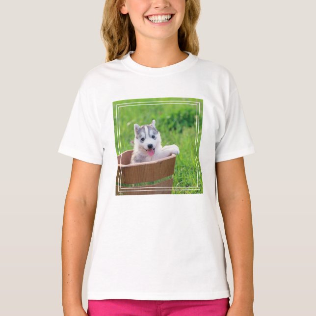 Siberischer Husky-Welpe in einer Hülle T-Shirt (Vorderseite)