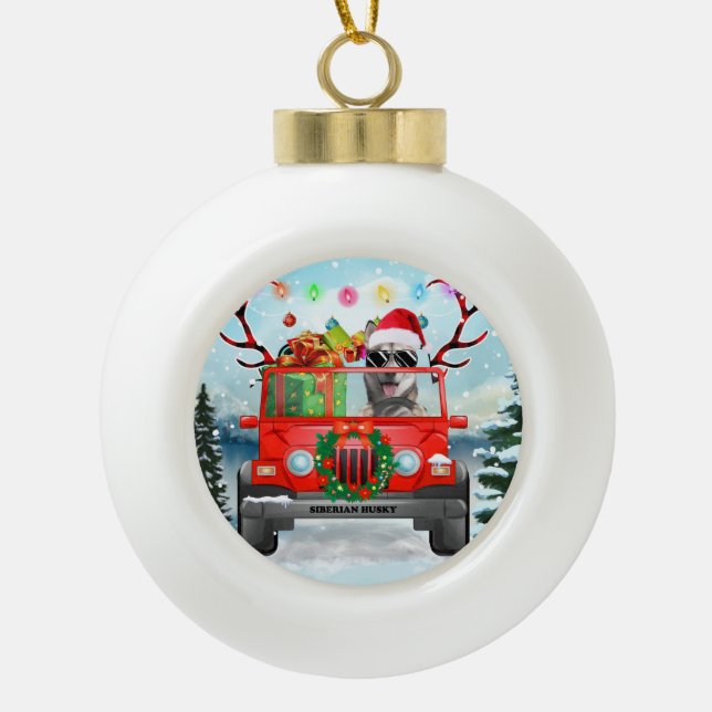 Sibirischer Husky-Hund mit Weihnachtsgeschenken Keramik Kugel-Ornament (Vorderseite)