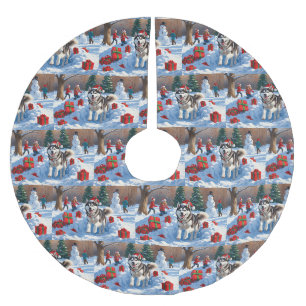 Sibirischer Husky läuft im Schnee mit Weihnachtsmü Polyester Weihnachtsbaumdecke
