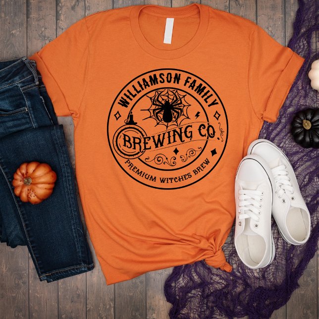 Sibling Familienname Halloween Hexenbraun T-Shirt (Von Creator hochgeladen)