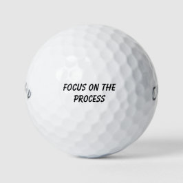 'Sich aufs Wesentliche konzentrieren' Geschenk für Golfball