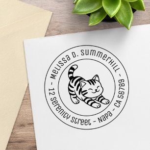 Sich streckende getigerte Katze rund um die Adress Gummistempel
