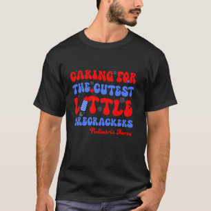 Sich um die süßesten Knaller kümmern Kinderkranken T-Shirt