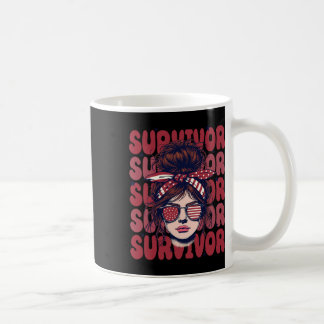 Sichelzellenüberlebende Frau mit Burgund Bandana R Kaffeetasse