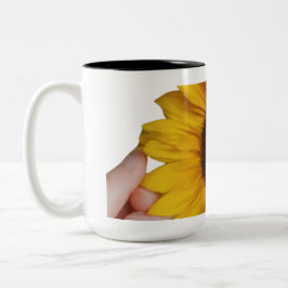 Sicher, hier ist ein Cup-Design mit dem Text "Sonn Zweifarbige Tasse
