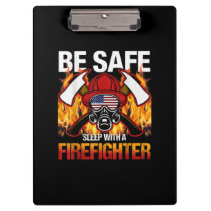 Sicher schlafen mit einem Feuerwehrmann Klemmbrett