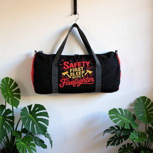 Sicherheit geht vor, schlafe mit einem Feuerwehrma Duffle Bag