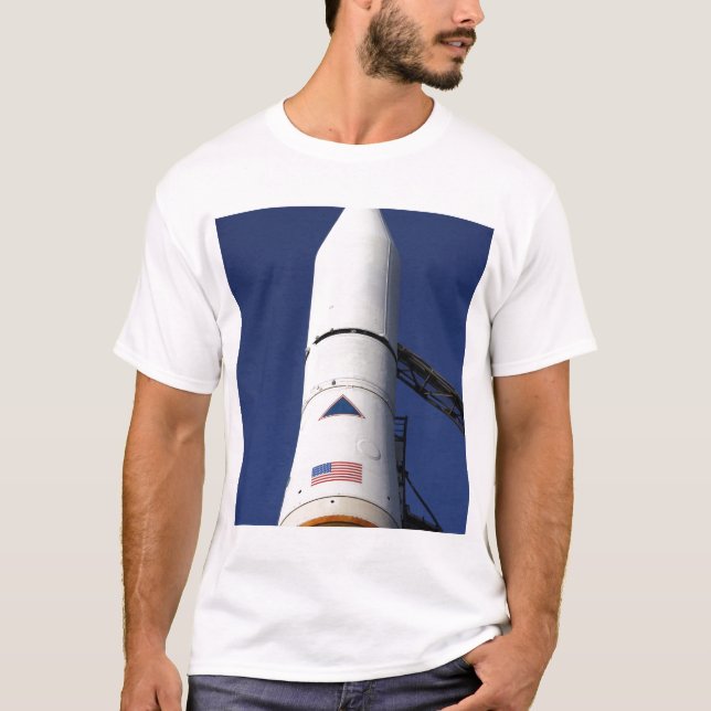 Sicht auf den Nasenkegel der Delta-IV-Rakete T-Shirt (Vorderseite)