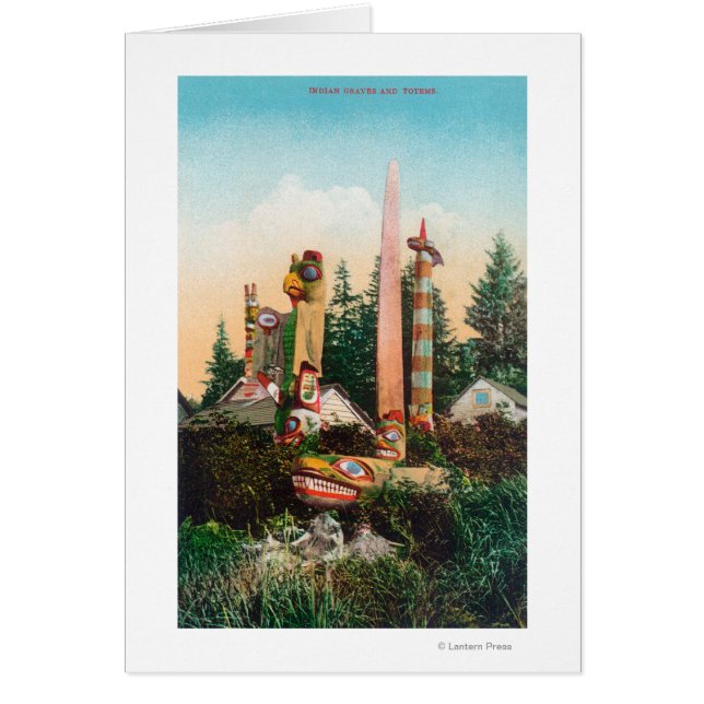 Sicht auf die indischen Gräber und Totempoles (Vorne)
