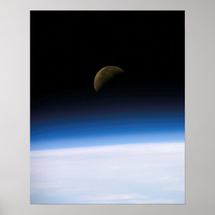 Sicht auf Erde und Mond aus Kolumbien (STS-107) Poster