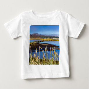 Sicht auf Saudarkrokur und Skagafjordur, Island Baby T-shirt