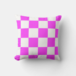 Sichtbarer Fliesenhintergrund Weiß und Pinka Kissen