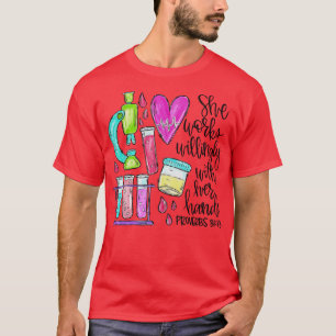 Sie arbeitet bereitwillig mit ihrem Labrador Tech T-Shirt