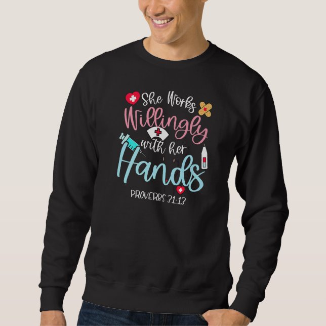 Sie arbeitet bereitwillig mit ihren Handsprichwört Sweatshirt (Vorderseite)