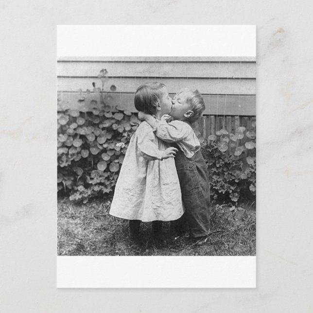 Sie bekommt den Penny, er bekommt den Kuss Postkarte (Vorderseite)