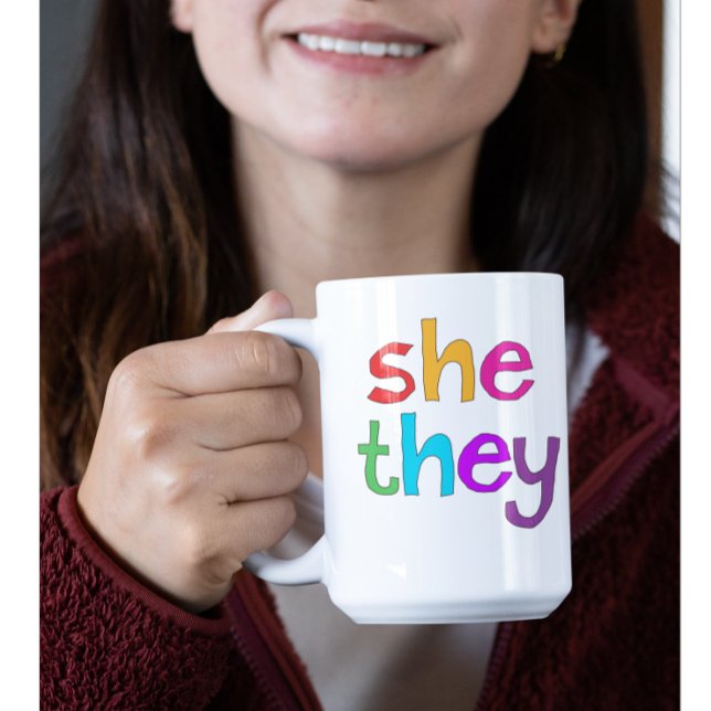Sie bevorzugten die Pronomen LGBTQ Kaffeetasse (Von Creator hochgeladen)