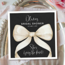 Sie bindet das Brautparty des Knotens Bow